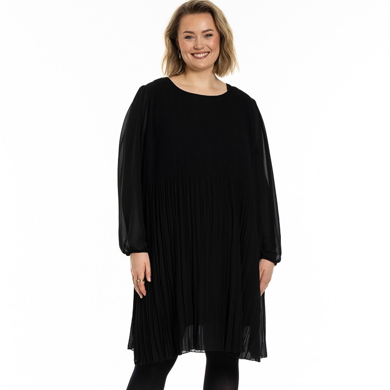 BENEDIKTE PLISSE DRESS von GOZZIP