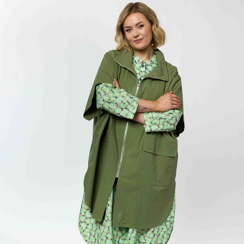 THIT CAPE BLACK von GOZZIP