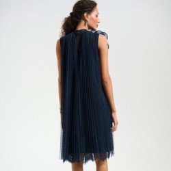 KLEID MIT BLUME von JOSEPH RIBKOFF